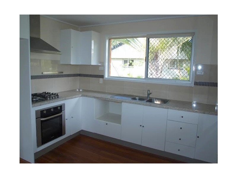 9 Neilson Cres, Riverview QLD 4303