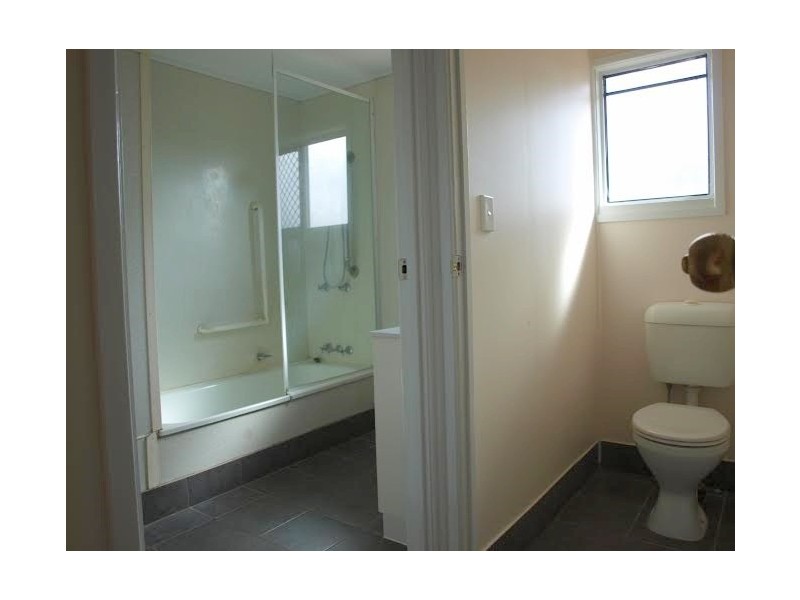 9 Neilson Cres, Riverview QLD 4303