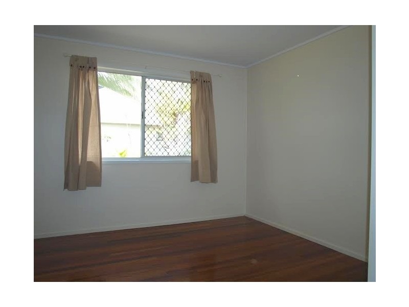 9 Neilson Cres, Riverview QLD 4303