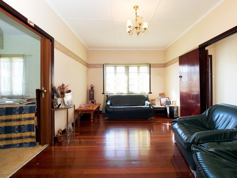 12 Richards Street, North Ipswich QLD 4305