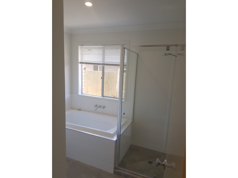 1049 Samford Road, Leichhardt QLD 4305