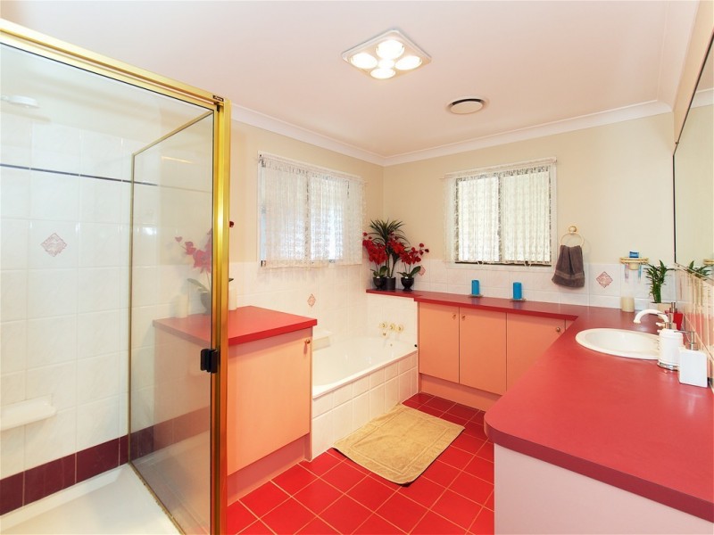 10 SKYE COURT, Brassall QLD 4305