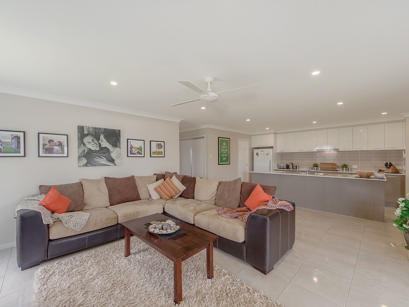 10 COTTONWOOD CRESCENT, Fernvale QLD 4306