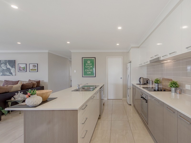 10 COTTONWOOD CRESCENT, Fernvale QLD 4306