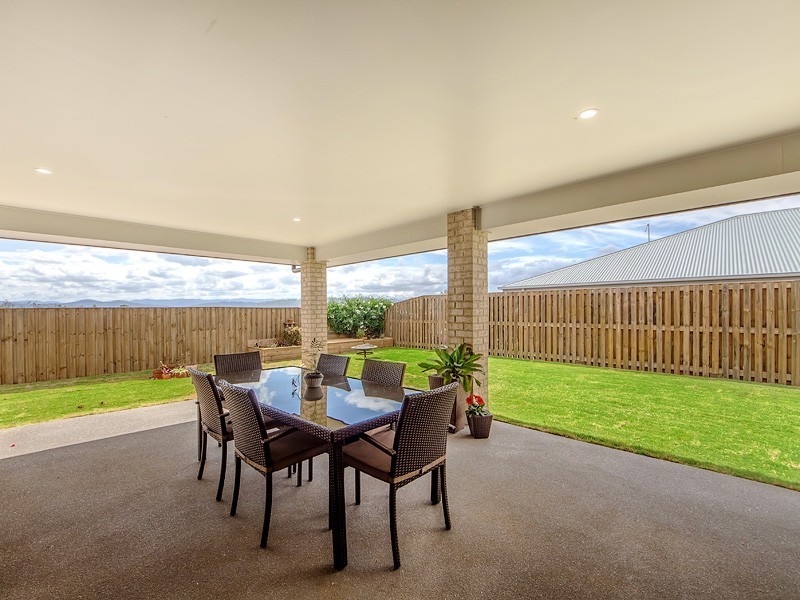 10 COTTONWOOD CRESCENT, Fernvale QLD 4306