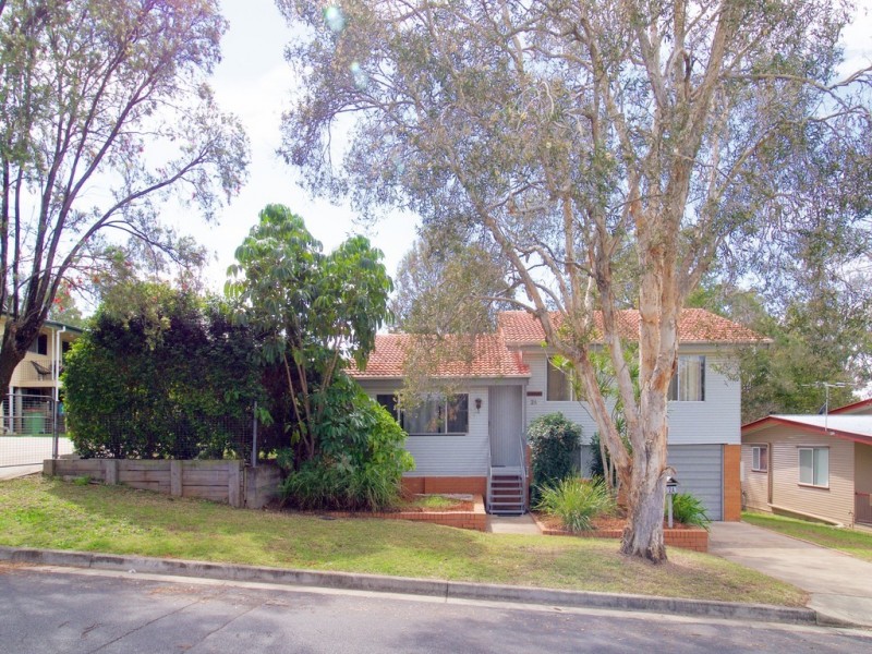 2A ROBERTS STREET, North Ipswich QLD 4305