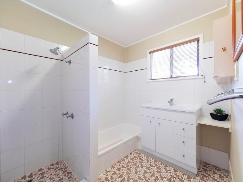 2A ROBERTS STREET, North Ipswich QLD 4305