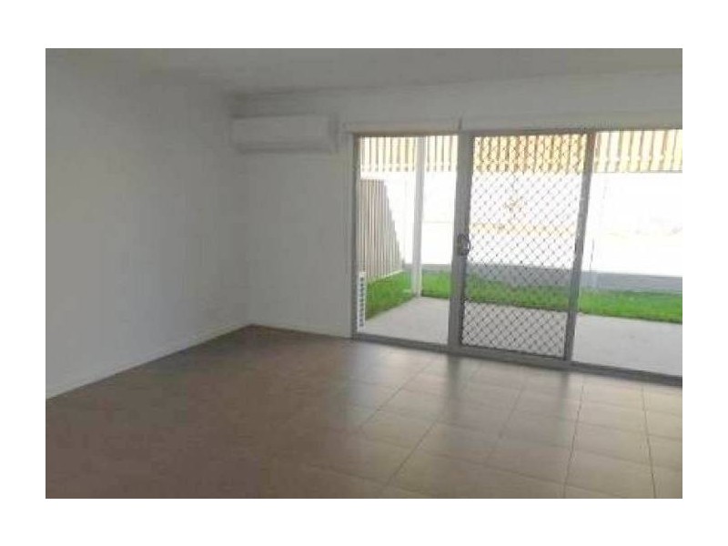 8 51 RIVER ROAD, Bundamba QLD 4304