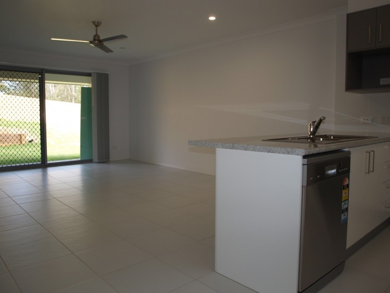 1/13 Ashfield Street, North Ipswich QLD 4305