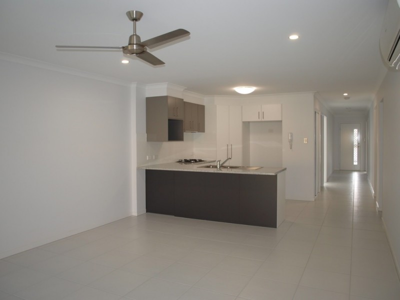 1/13 Ashfield Street, North Ipswich QLD 4305