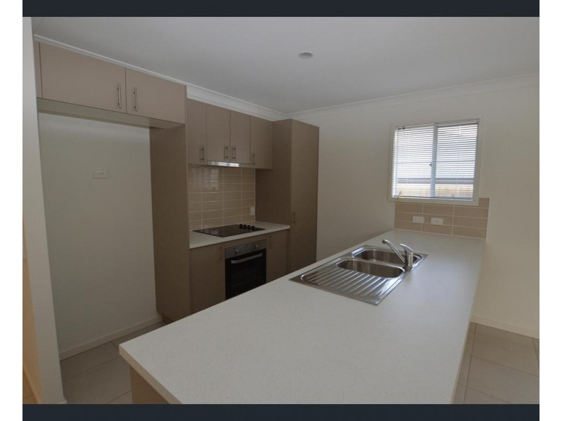 37 Cornelia, Leichhardt QLD 4305