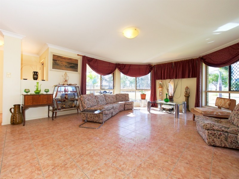 1 DELETRAZ ROAD, Wivenhoe Pocket QLD 4306