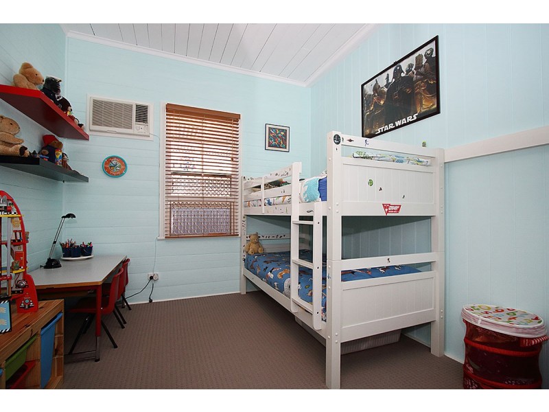 35 STUART STREET, Eastern Heights QLD 4305