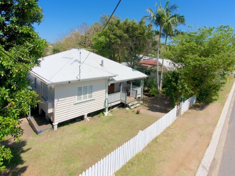 11 BREMER STREET, Churchill QLD 4305