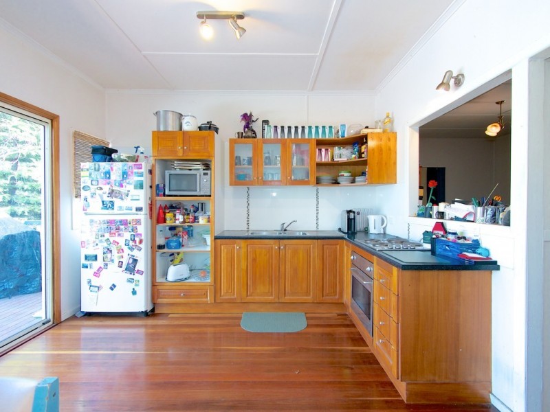 11 BREMER STREET, Churchill QLD 4305