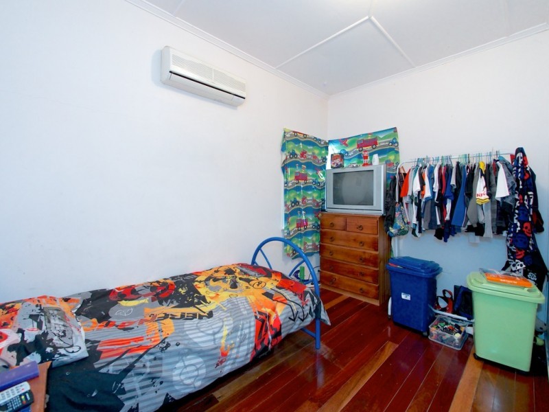 11 BREMER STREET, Churchill QLD 4305