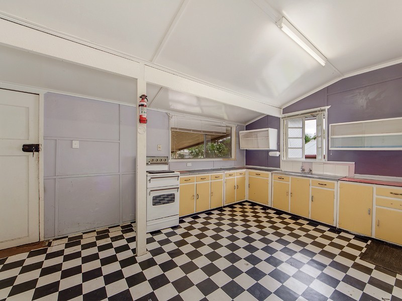 11 DON STREET, Lowood QLD 4311