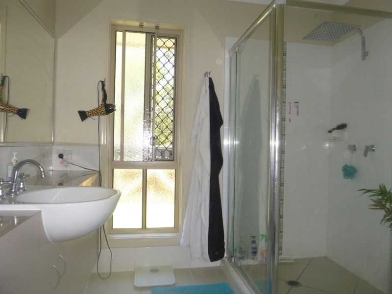 16 BRIGHTWOOD PLACE, Fernvale QLD 4306