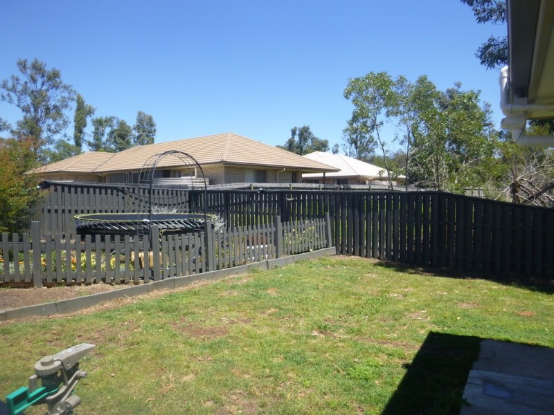 16 BRIGHTWOOD PLACE, Fernvale QLD 4306