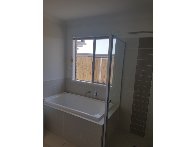 33 Huntingdale street, Leichhardt QLD 4305