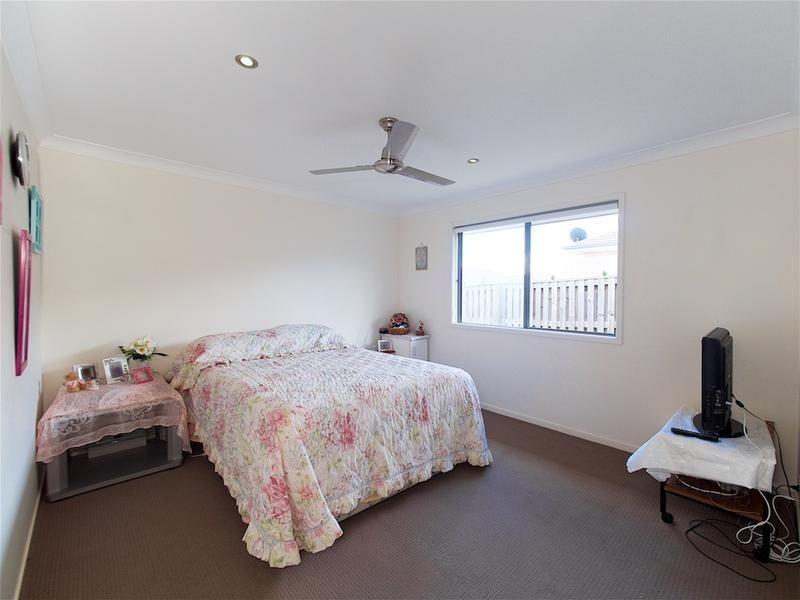 5 WILLOWOOD PLACE, Fernvale QLD 4306