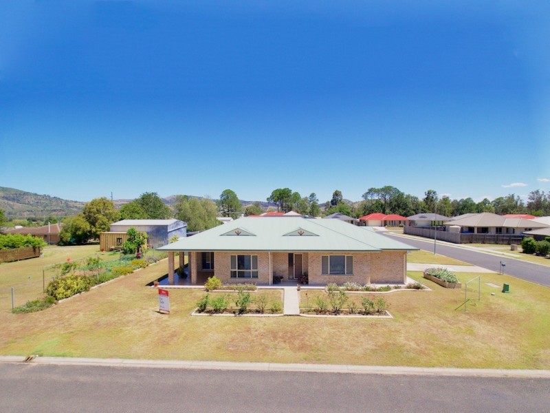 1 WALNUT CRESCENT, Lowood QLD 4311