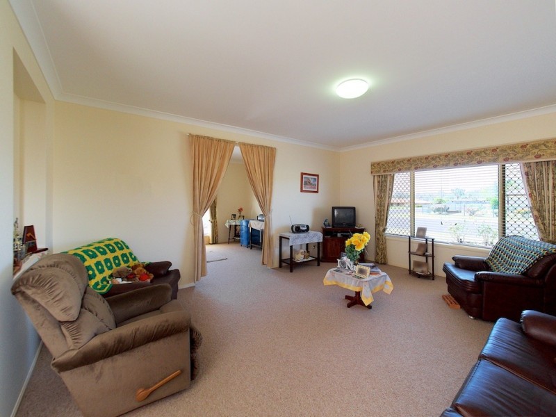 1 WALNUT CRESCENT, Lowood QLD 4311