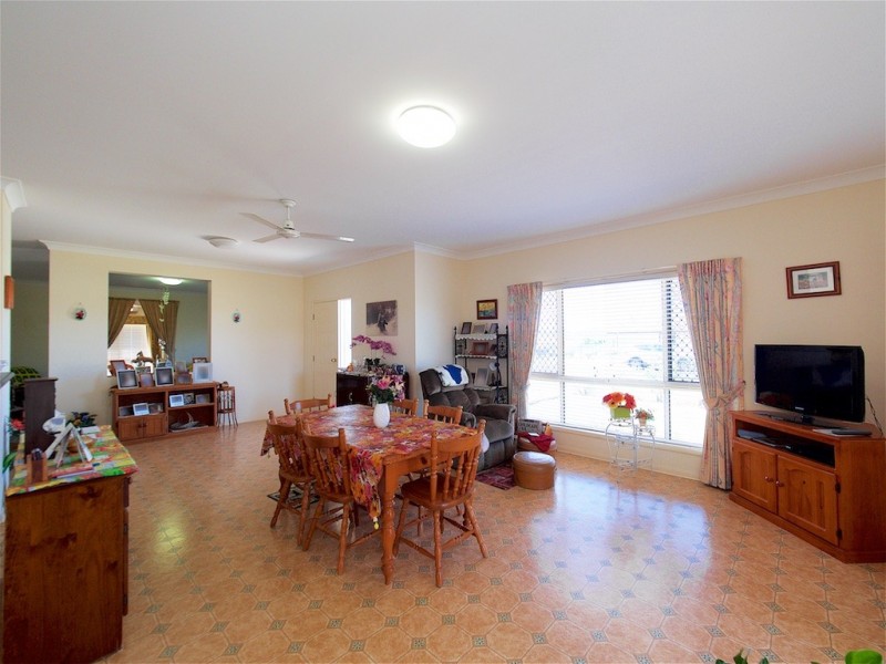 1 WALNUT CRESCENT, Lowood QLD 4311