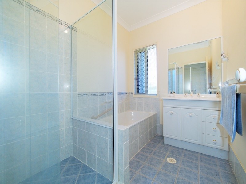 1 WALNUT CRESCENT, Lowood QLD 4311