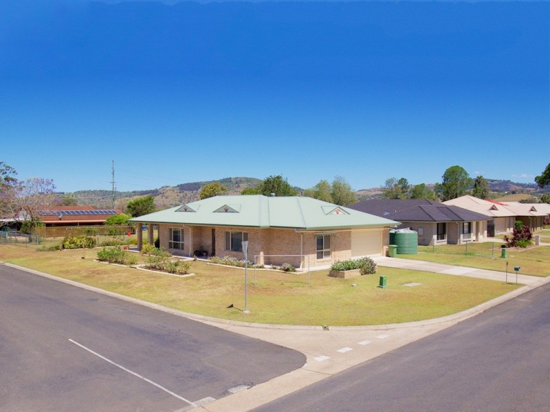 1 WALNUT CRESCENT, Lowood QLD 4311