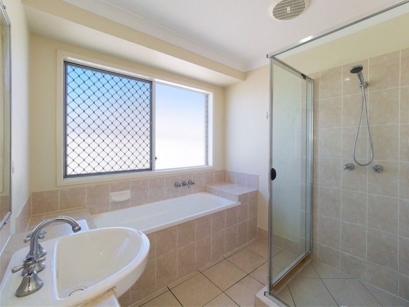 19 ACACIA CLOSE, Raceview QLD 4305