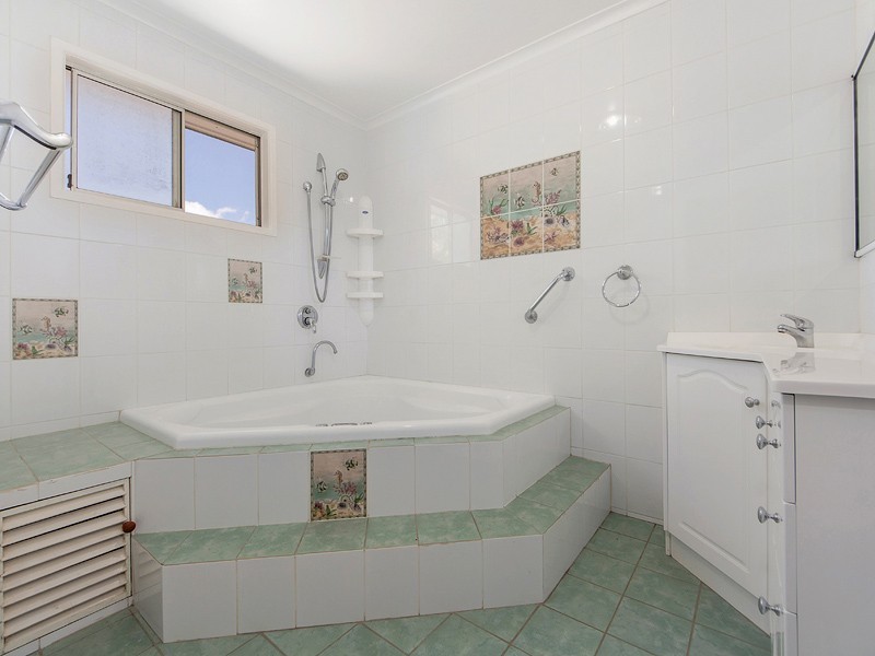 9 GREEN STREET, Lowood QLD 4311