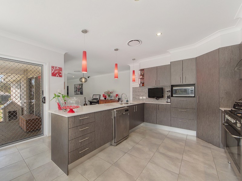 6 TRINITY CRESCENT, Augustine Heights QLD 4300