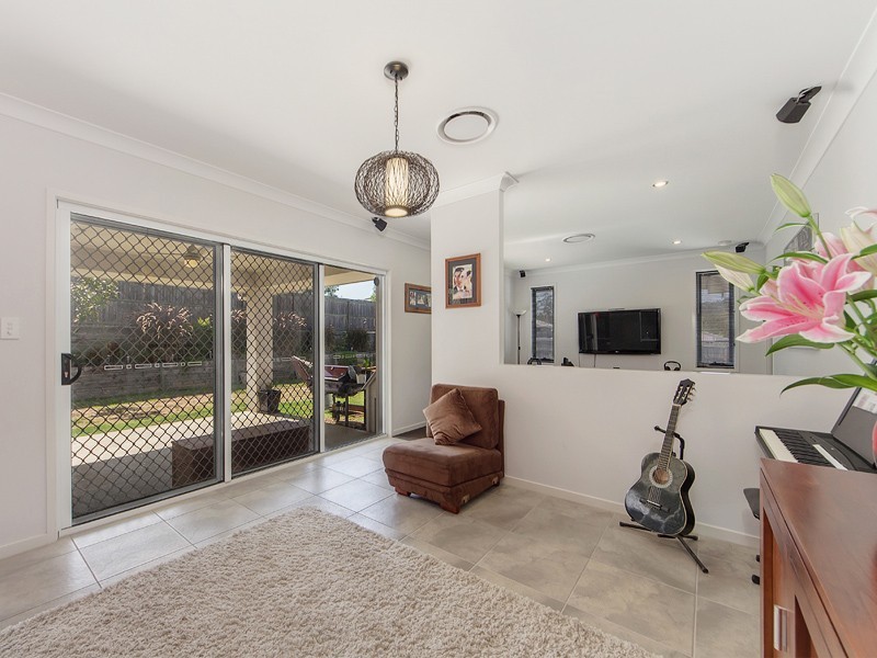 6 TRINITY CRESCENT, Augustine Heights QLD 4300