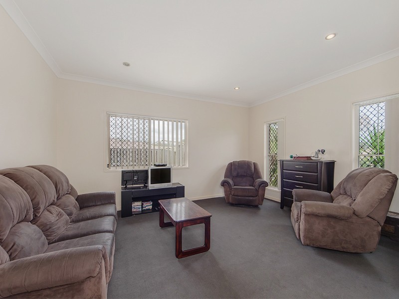 4 BROADWOOD STREET, Fernvale QLD 4306