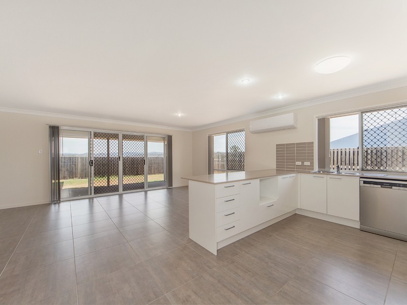 6 COTTONWOOD CRESCENT, Fernvale QLD 4306