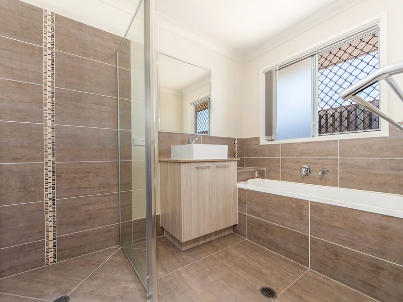 6 COTTONWOOD CRESCENT, Fernvale QLD 4306