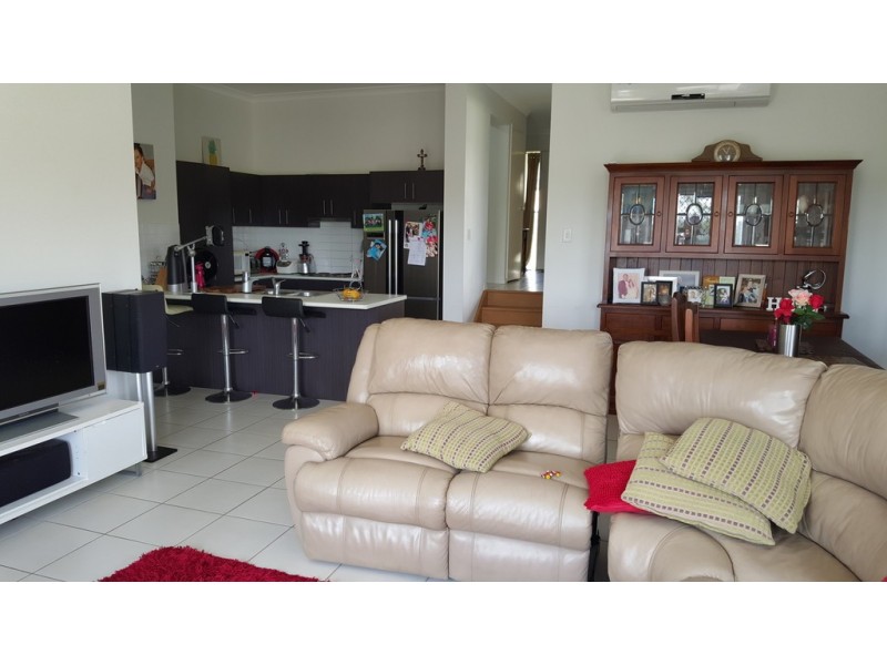 6 DIOR PLACE, Wulkuraka QLD 4305