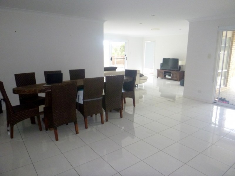 8 Dalewood Place, Moggill QLD 4070