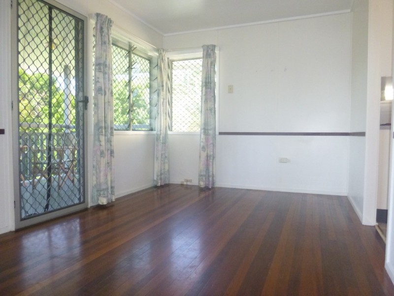 52 Kynance Street, Leichhardt QLD 4305