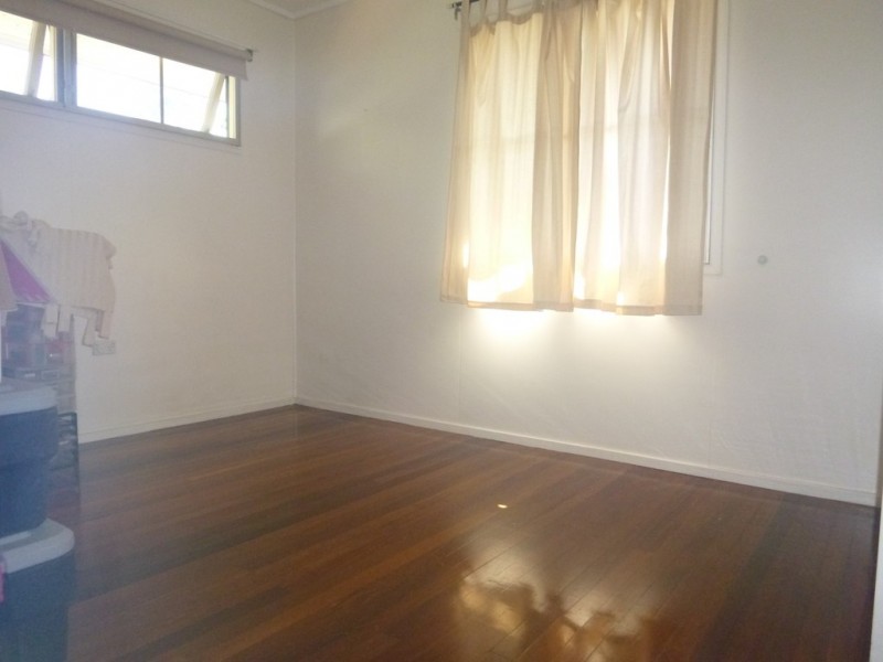 52 Kynance Street, Leichhardt QLD 4305