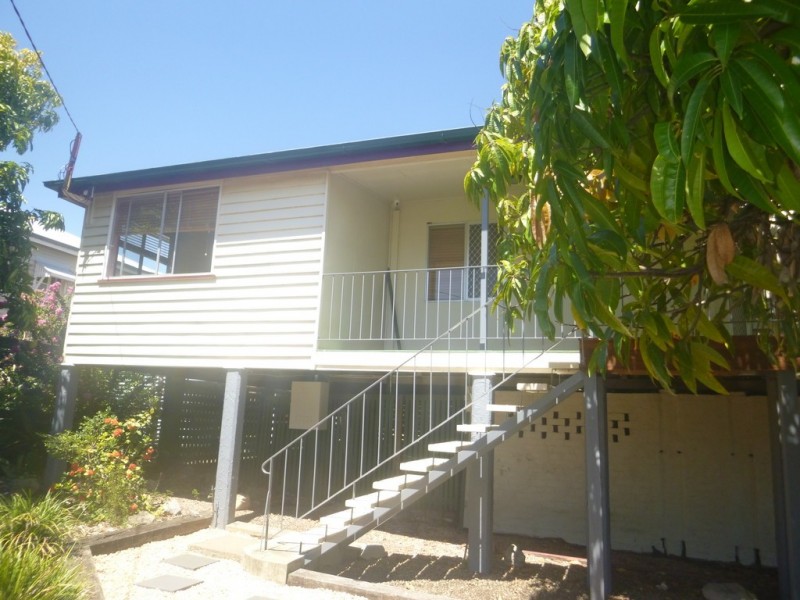 8 RUSSELL STREET, Silkstone QLD 4304