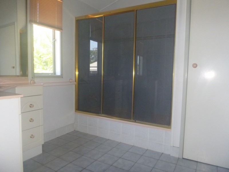 8 RUSSELL STREET, Silkstone QLD 4304