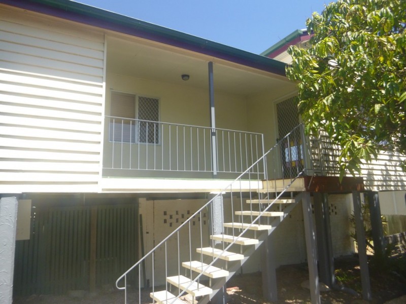 8 RUSSELL STREET, Silkstone QLD 4304