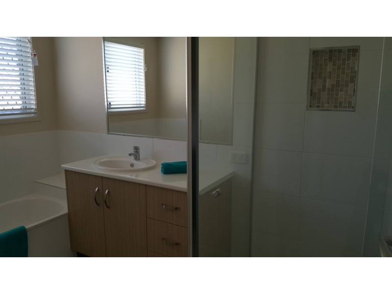 4 CONIFER AVENUE, Brassall QLD 4305