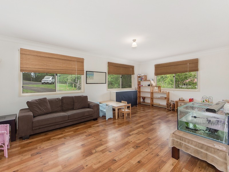 6 NIDUS COURT, Fernvale QLD 4306