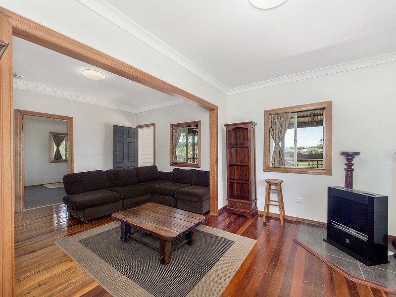 8 MACAULAY STREET, Fernvale QLD 4306
