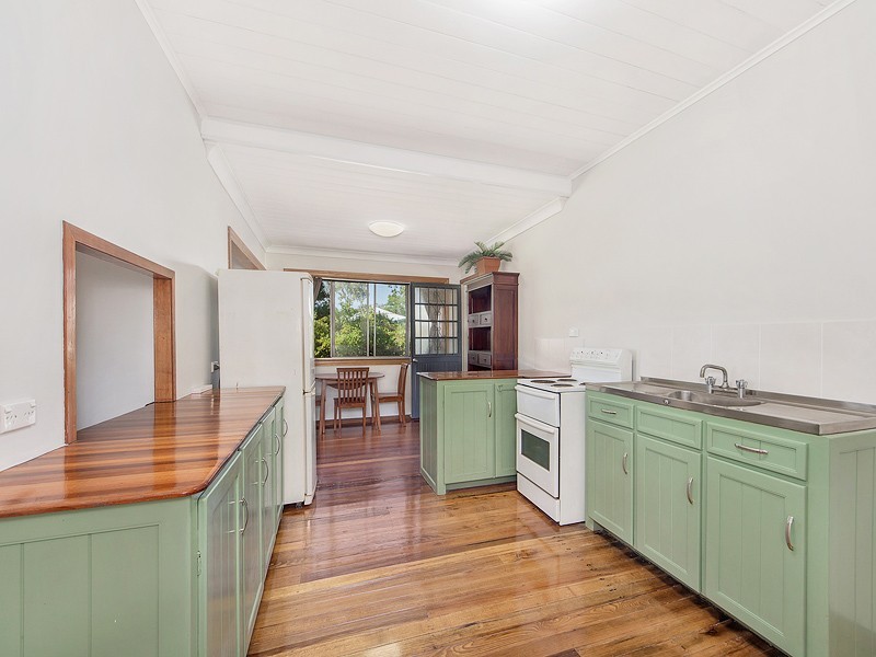 8 MACAULAY STREET, Fernvale QLD 4306
