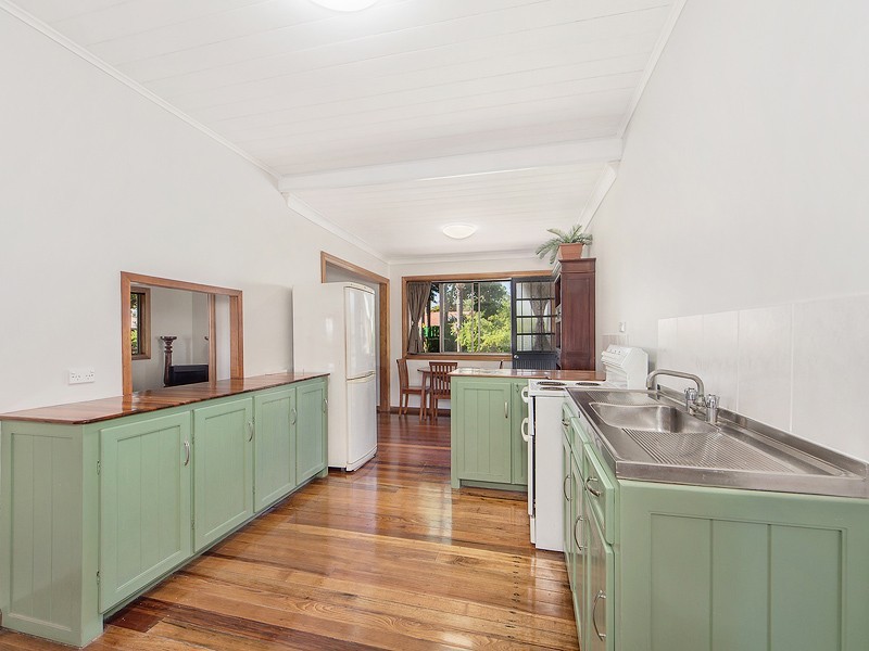 8 MACAULAY STREET, Fernvale QLD 4306