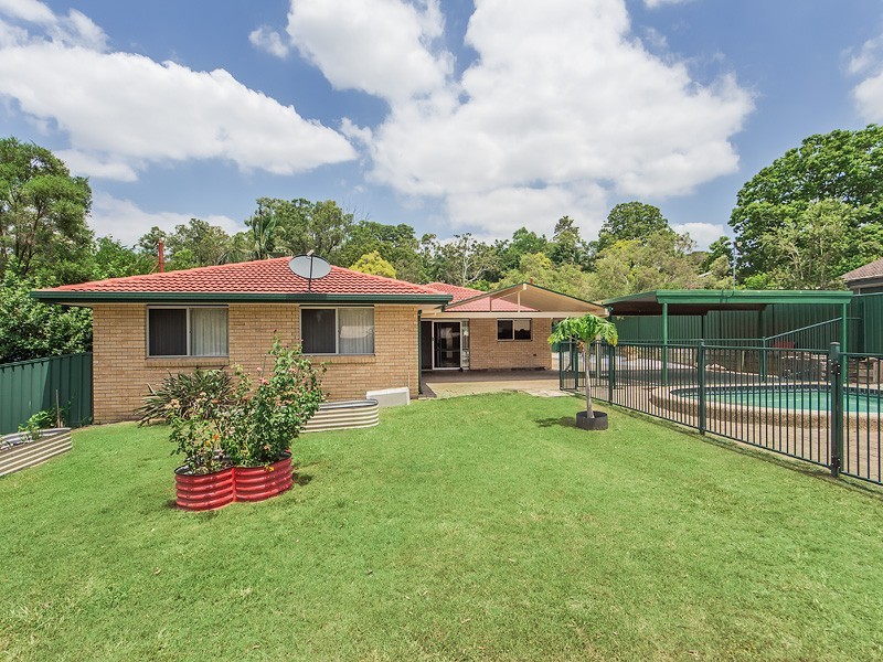 27 SWEETGUM STREET, Bellbowrie QLD 4070